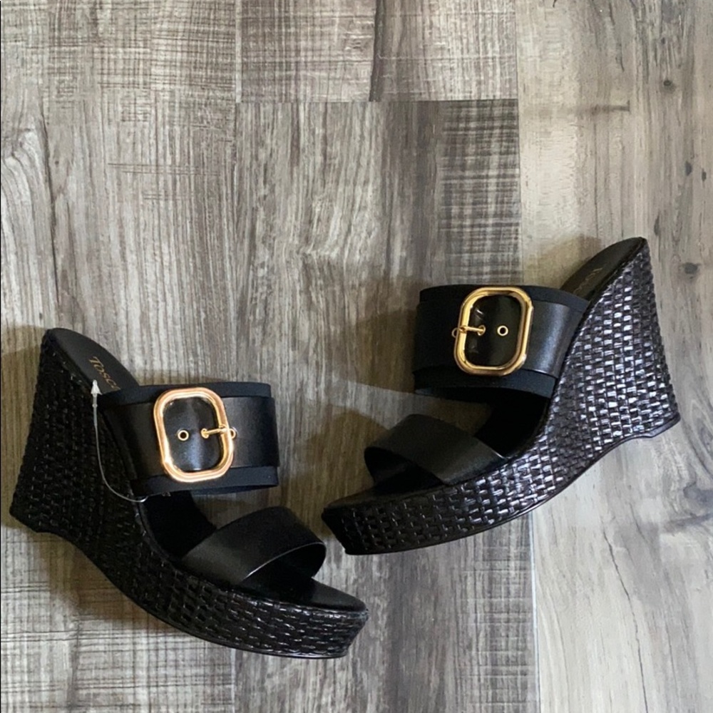 Black wedges